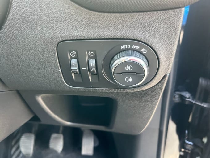 2025 Vauxhall Crossland X