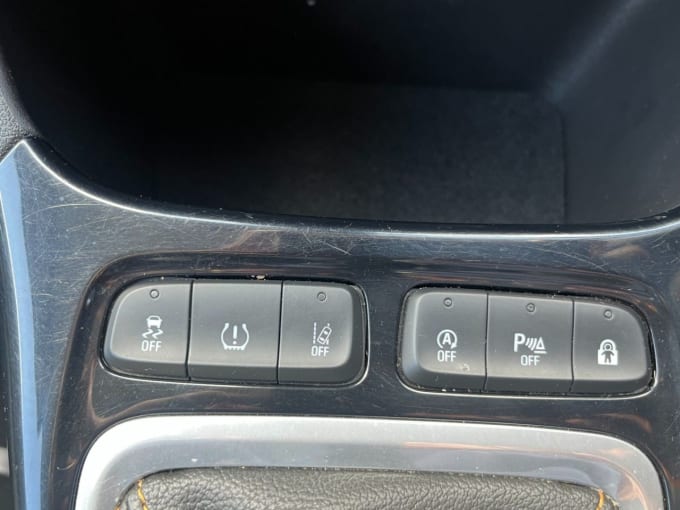 2025 Vauxhall Crossland X