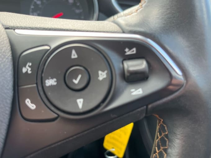 2025 Vauxhall Crossland X