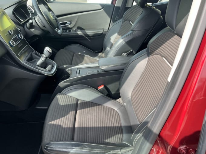 2025 Renault Scenic