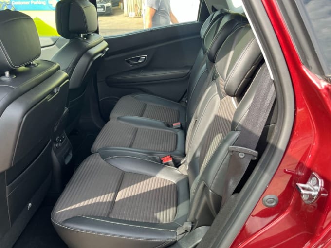 2025 Renault Scenic