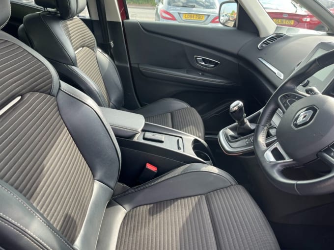 2025 Renault Scenic