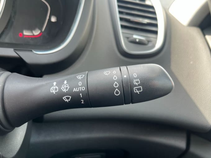 2025 Renault Scenic