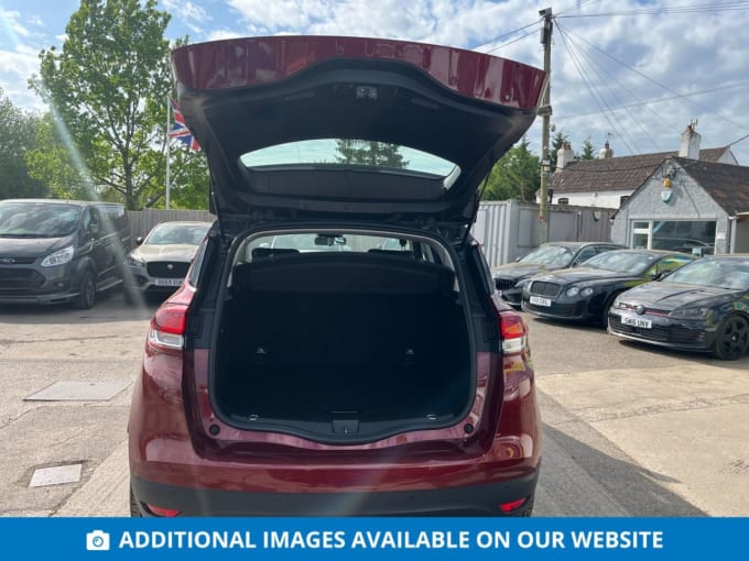 2025 Renault Scenic