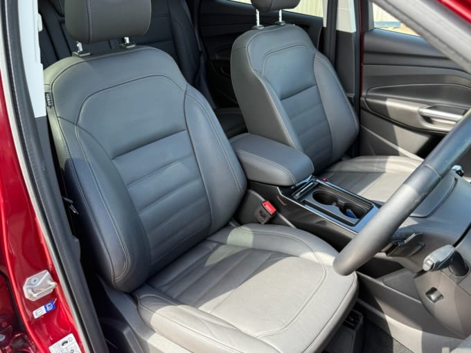 2025 Ford Kuga