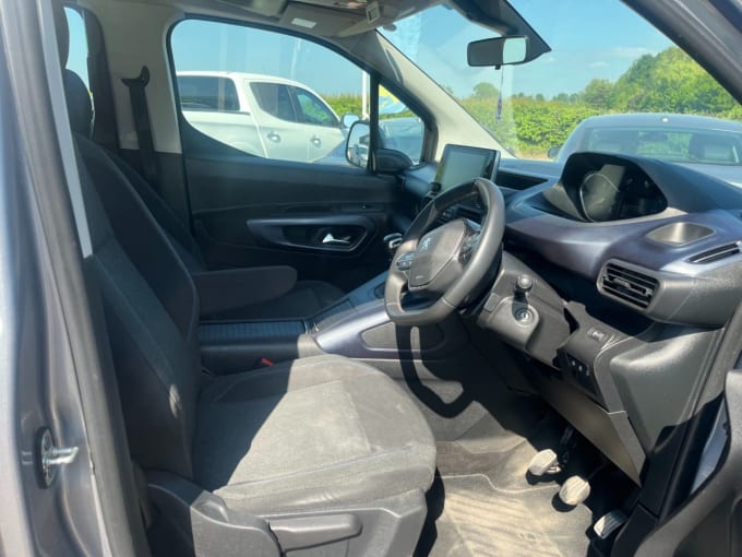 2025 Peugeot Rifter