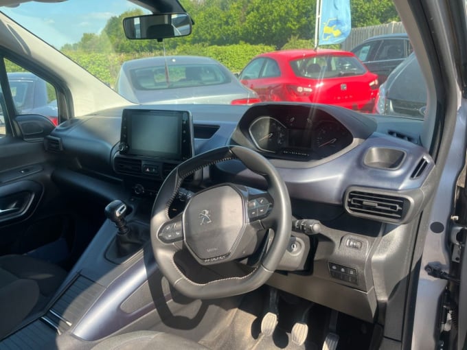 2025 Peugeot Rifter