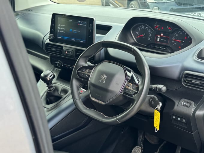 2025 Peugeot Rifter