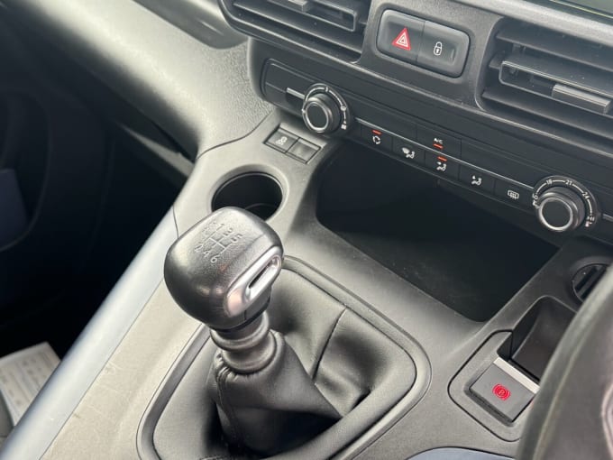 2025 Peugeot Rifter