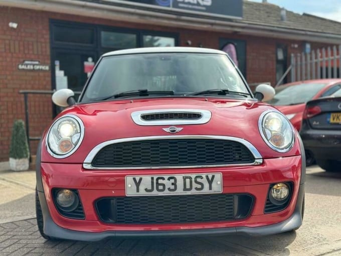 2025 Mini Hatch