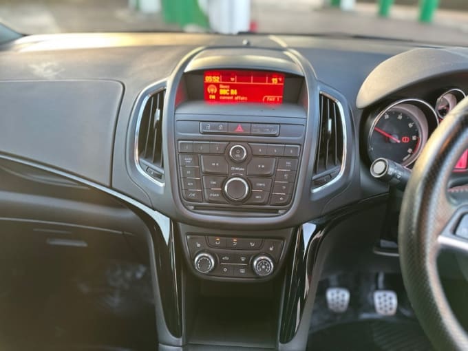 2025 Vauxhall Zafira