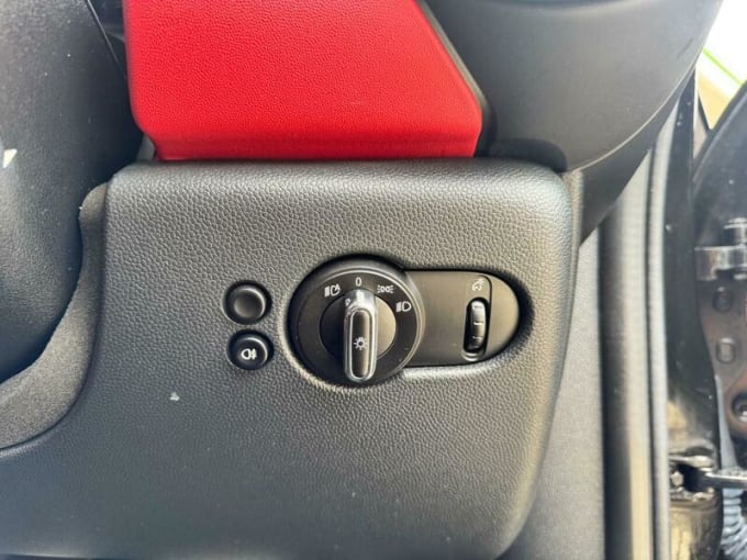 2025 Mini Hatch