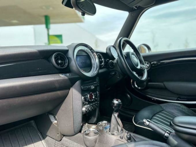 2025 Mini Hatch