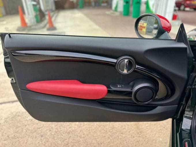 2025 Mini Hatch