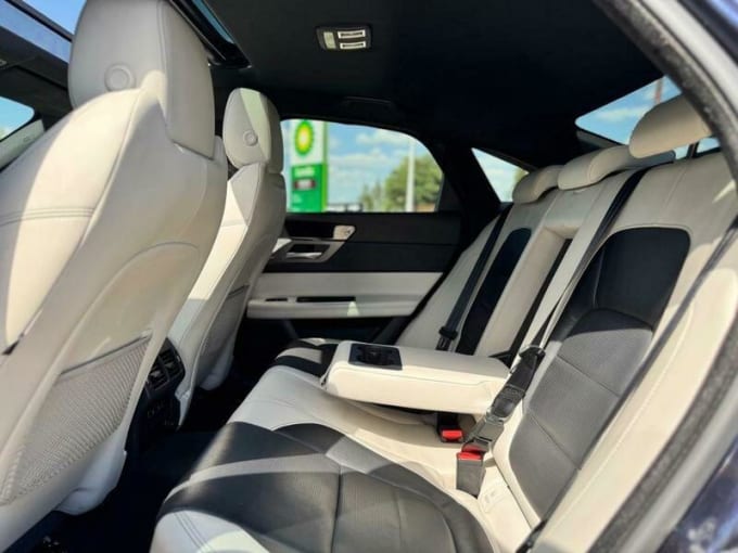 2025 Jaguar Xf