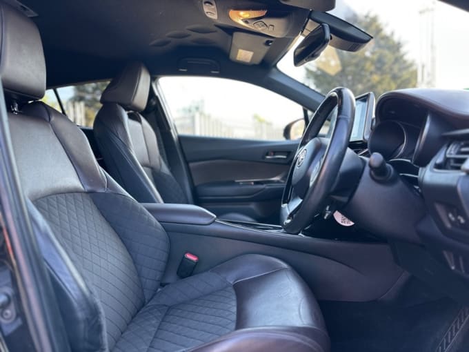 2025 Toyota C-hr