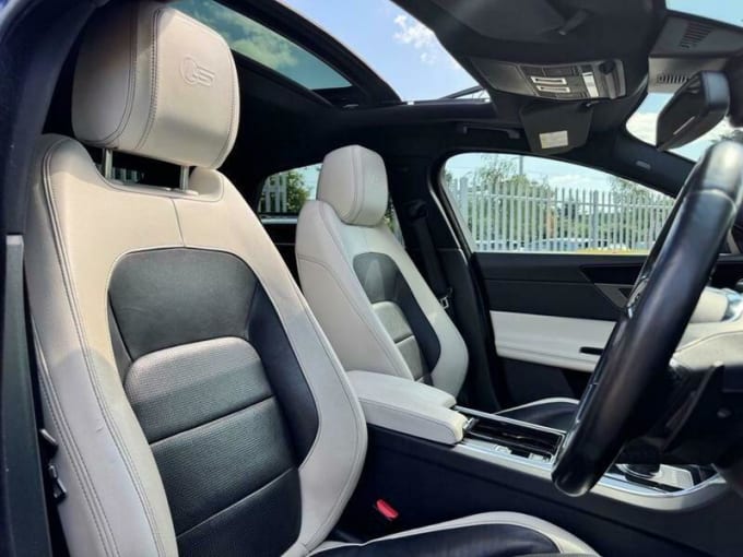 2025 Jaguar Xf