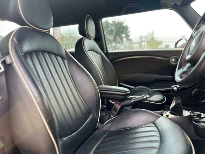 2025 Mini Hatch