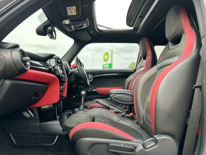 2025 Mini Hatch