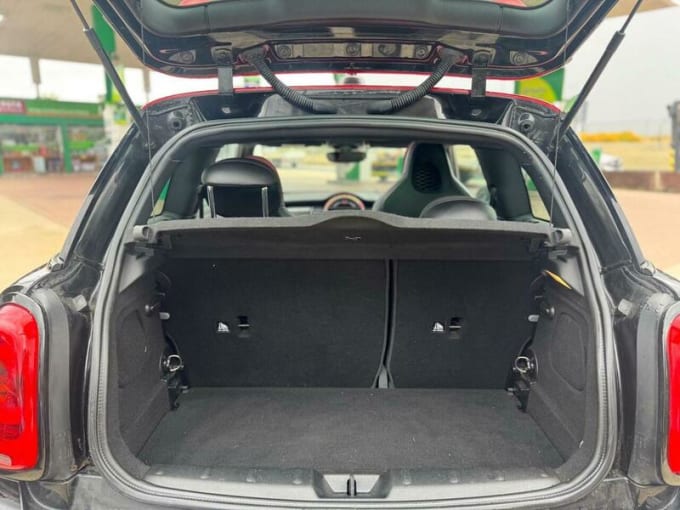 2025 Mini Hatch