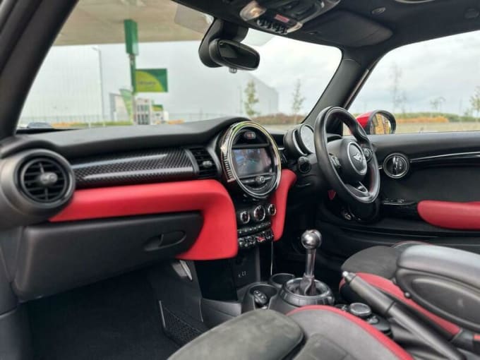 2025 Mini Hatch