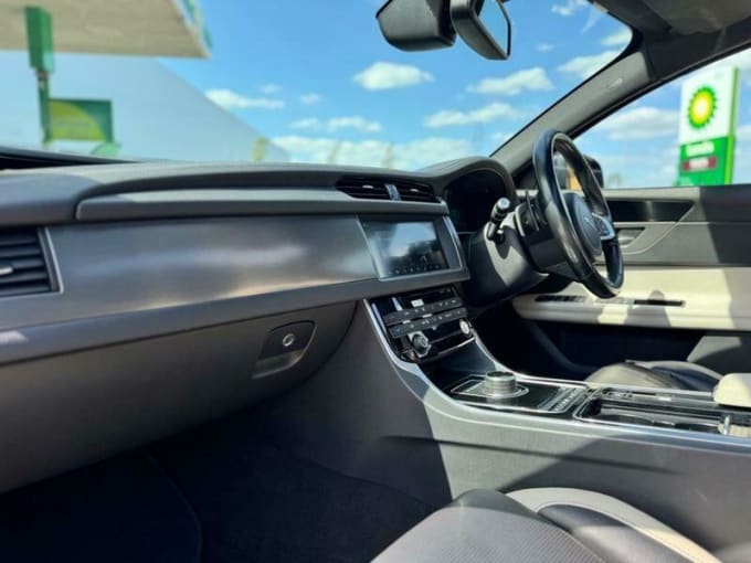 2025 Jaguar Xf
