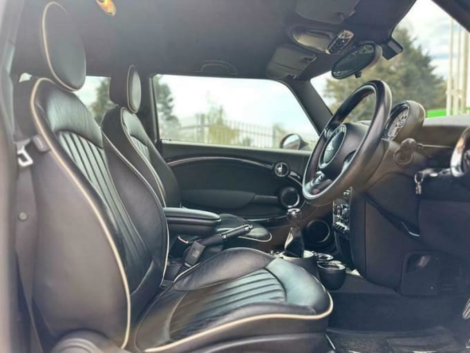 2025 Mini Hatch