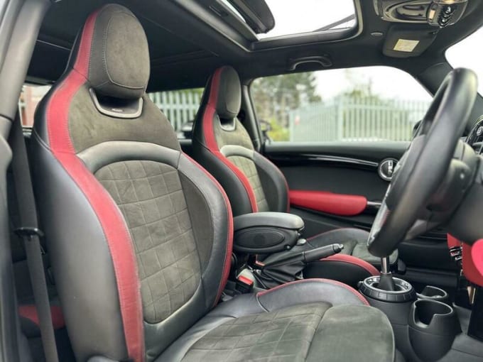 2025 Mini Hatch