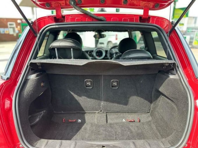 2025 Mini Hatch