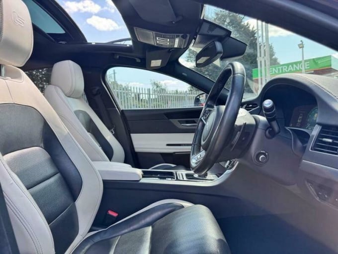 2025 Jaguar Xf