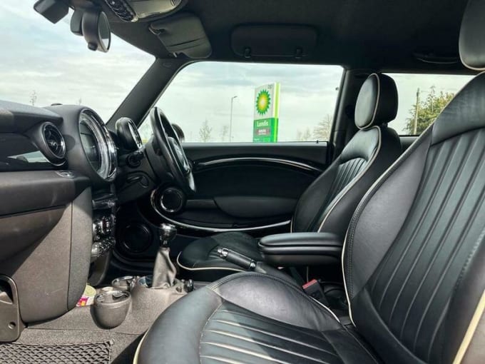2025 Mini Hatch