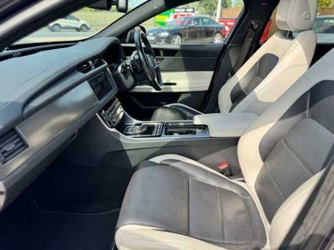2025 Jaguar Xf