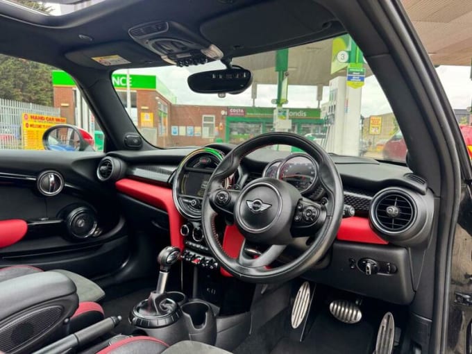 2025 Mini Hatch