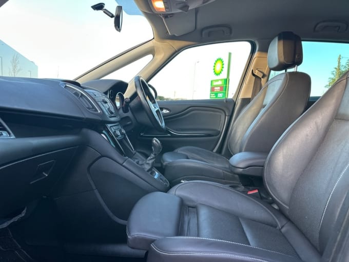 2025 Vauxhall Zafira