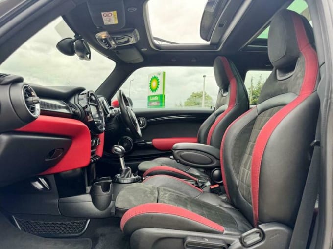 2025 Mini Hatch