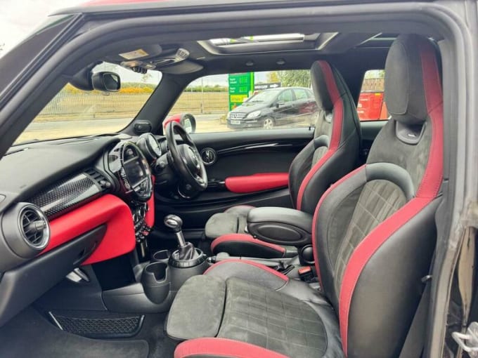 2025 Mini Hatch