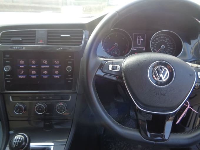 2025 Volkswagen Golf