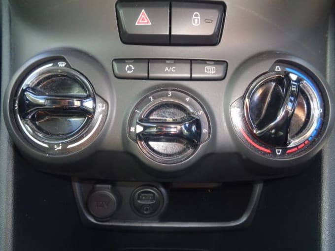 2025 Peugeot 208