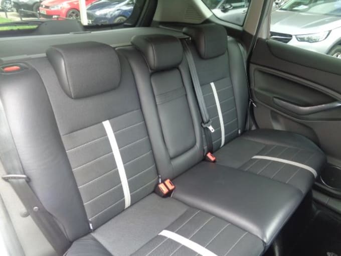2025 Ford Kuga