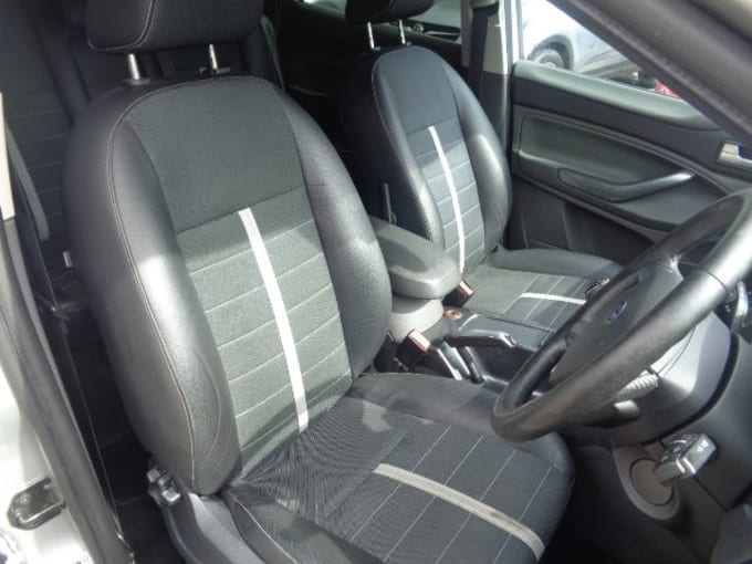2025 Ford Kuga