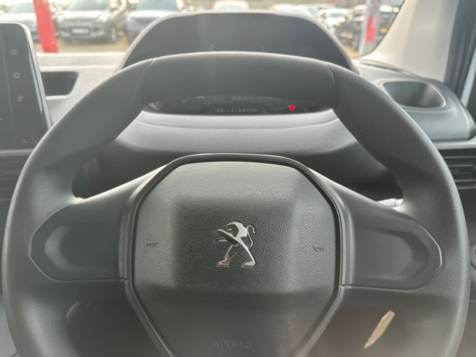 2025 Peugeot Partner