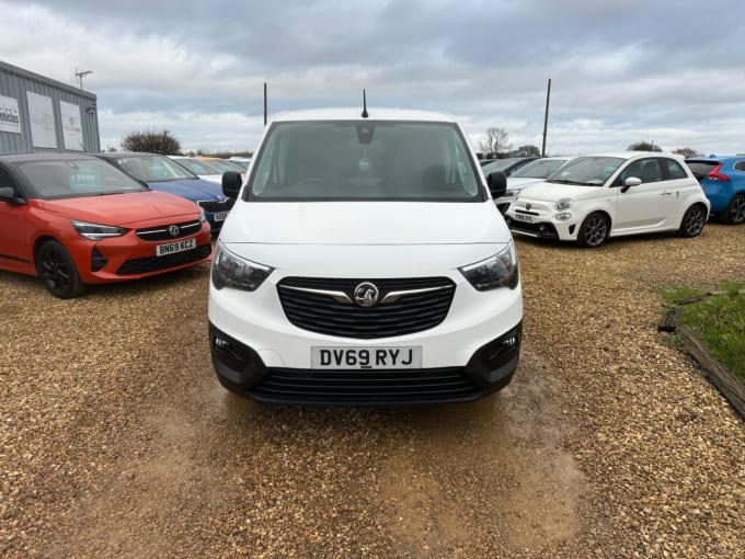 2025 Vauxhall Combo