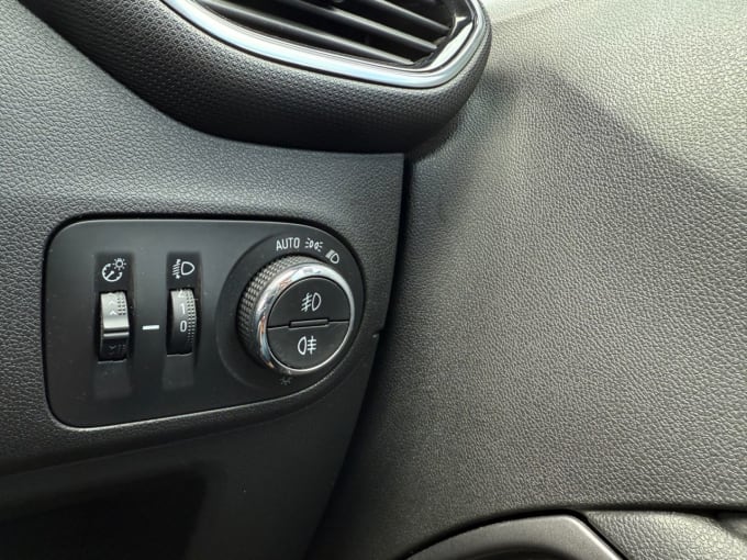 2025 Vauxhall Crossland X