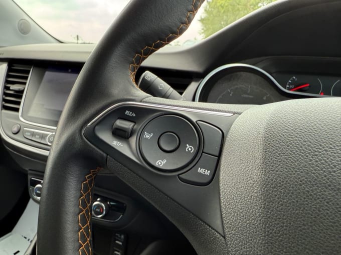 2025 Vauxhall Crossland X