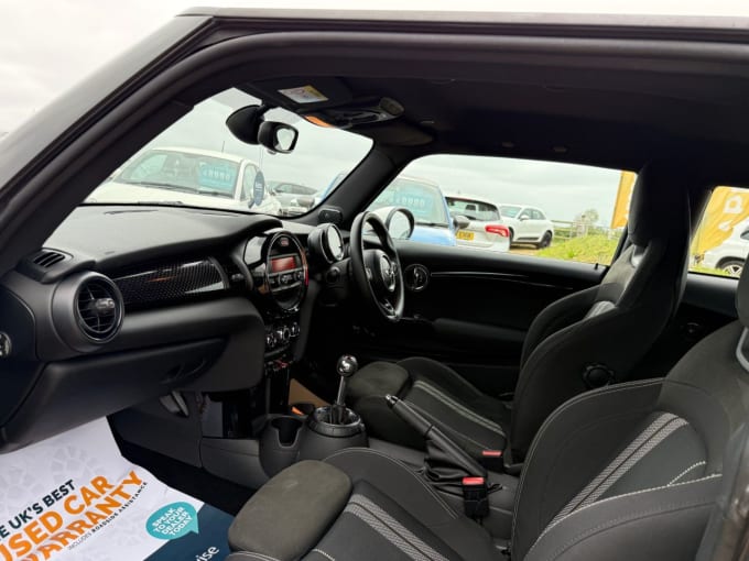 2025 Mini Hatch