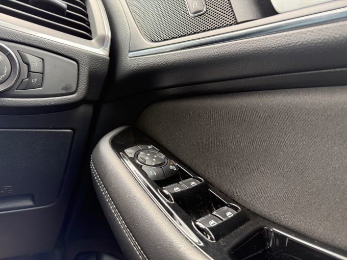 2025 Ford Galaxy