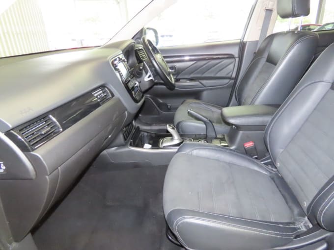 2025 Mitsubishi Outlander