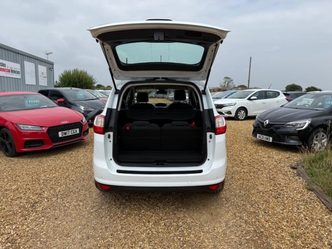 2025 Ford Grand C-max