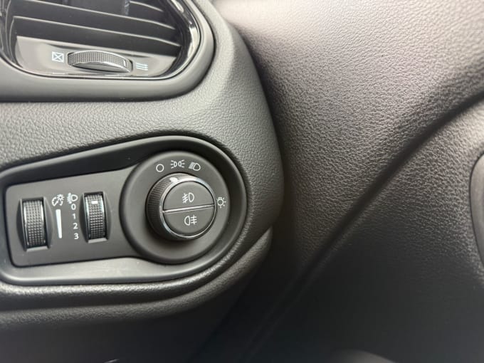 2025 Jeep Renegade