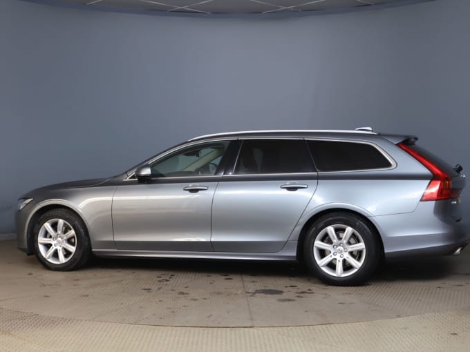 2025 Volvo V90